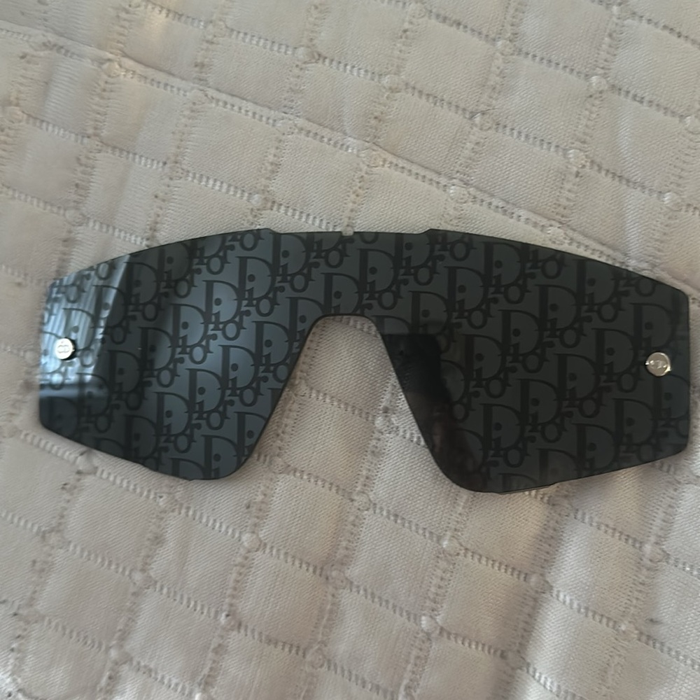 Diorxtrem MU Gray Mask Sunglasses with Interchangeable Lenses - Picture 5 of 7